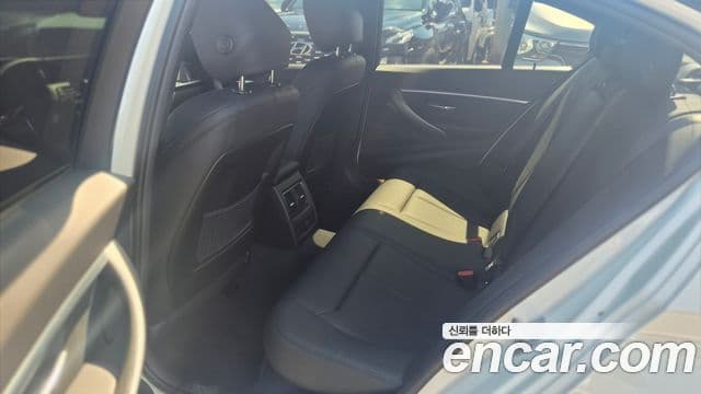 BMW 3 Series 2018 — Şəkil 3/14