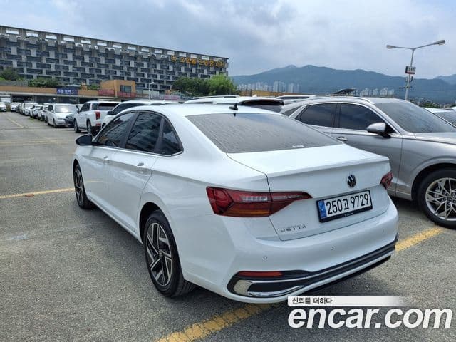Volkswagen Jetta 2023 — Şəkil 4/20