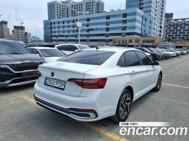 Volkswagen Jetta 2023 — Şəkil 6/20