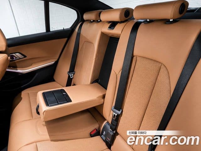 BMW 3 Series 2025 — Фото 11/14