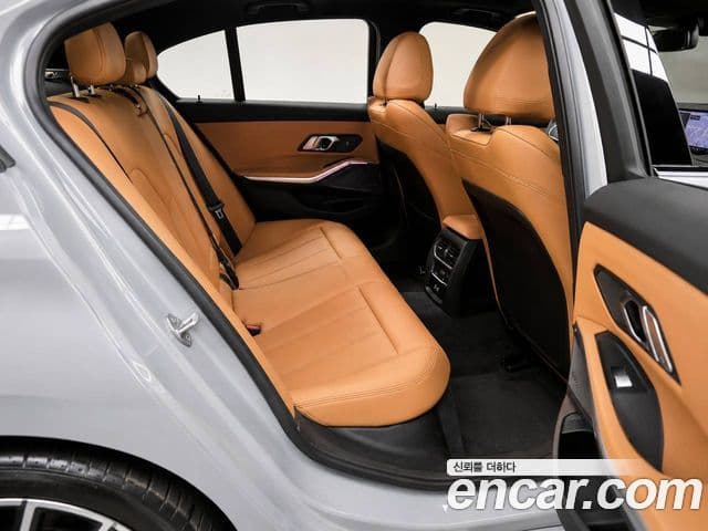 BMW 3 Series 2025 — Фото 12/14