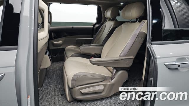Kia Carnival 2025 — Фото 11/20