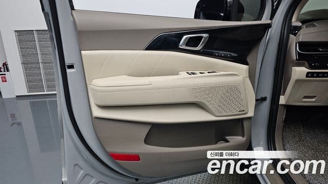 Kia Carnival 2025 — Photo 33/35