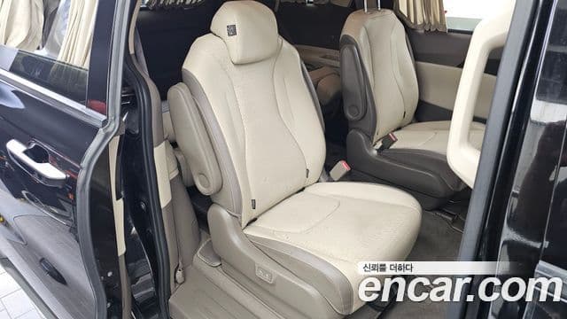 Kia Carnival 2020 — Фото 12/20