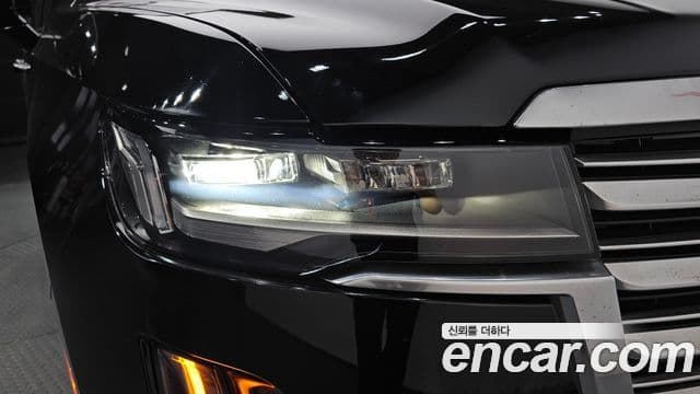 Cadillac Escalade 2021 — ფოტო 22/40