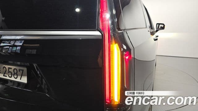 Cadillac Escalade 2021 — ფოტო 1/40