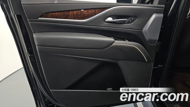 Cadillac Escalade 2021 — ფოტო 6/40