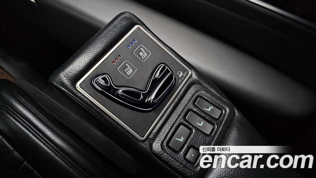 Cadillac Escalade 2021 — ფოტო 37/40