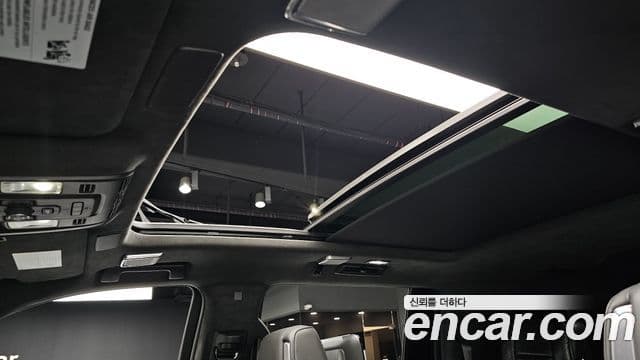 Cadillac Escalade 2021 — ფოტო 28/40
