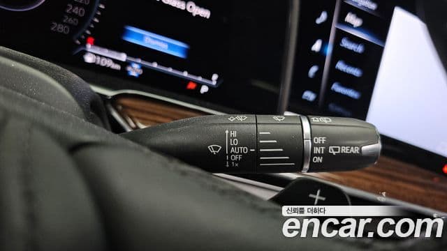 Cadillac Escalade 2021 — ფოტო 16/40