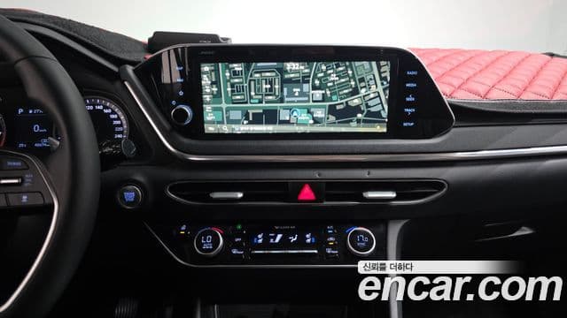 Hyundai Sonata 2020 — Фото 13/20
