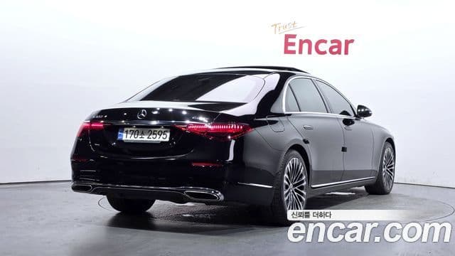 Mercedes-Benz S-Class 2022 — Photo 8/33
