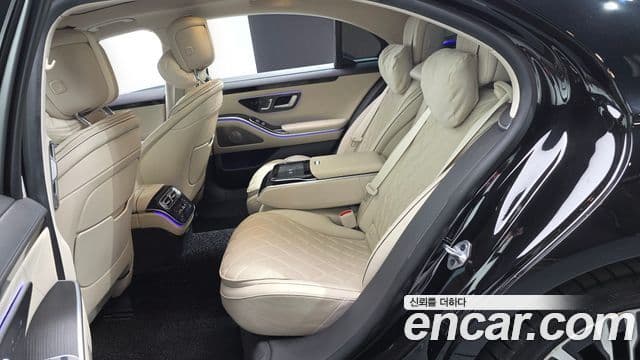 Mercedes-Benz S-Class 2022 — Photo 9/33