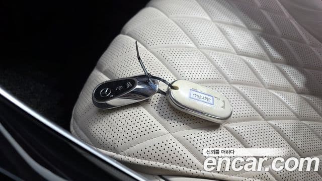 Mercedes-Benz S-Class 2022 — Photo 5/33