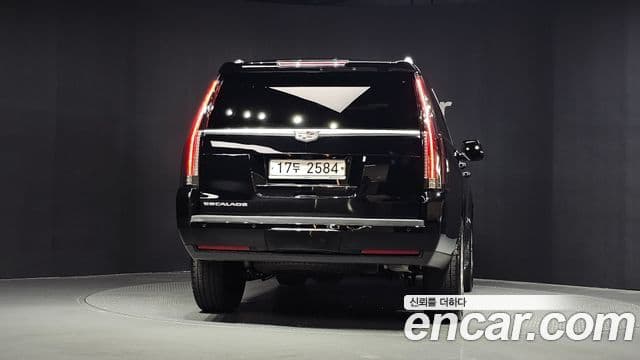 Cadillac Escalade 2018 — Photo 14/20