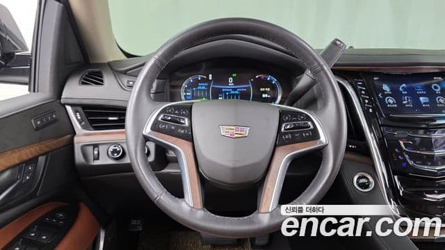Cadillac Escalade 2018 — Photo 17/20