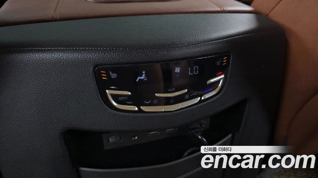 Cadillac Escalade 2018 — Photo 12/20