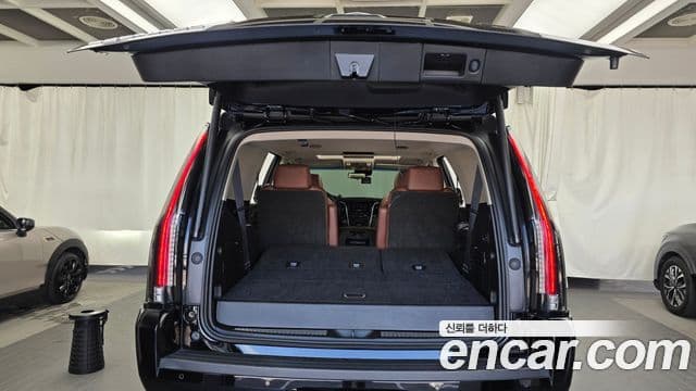 Cadillac Escalade 2018 — Photo 6/20