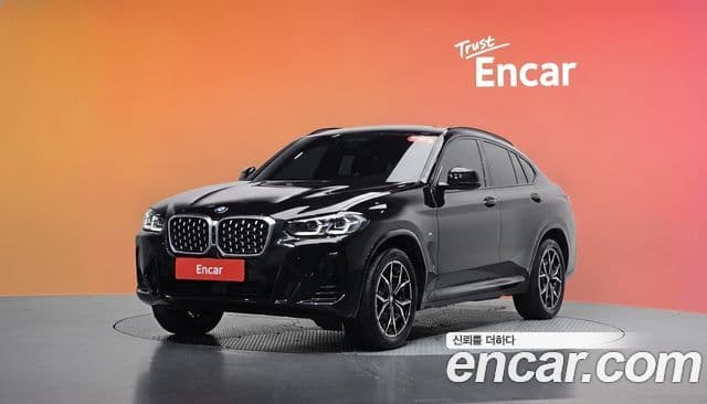 BMW X4 2023 — Фото 1/20