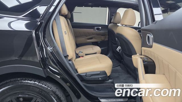 Kia Sorento 2024 — Фото 11/20