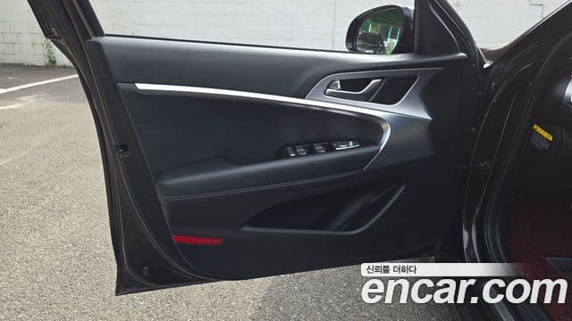 Genesis G70 2018 — Photo 26/32
