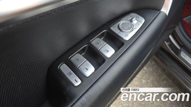 Genesis G70 2018 — Photo 19/32
