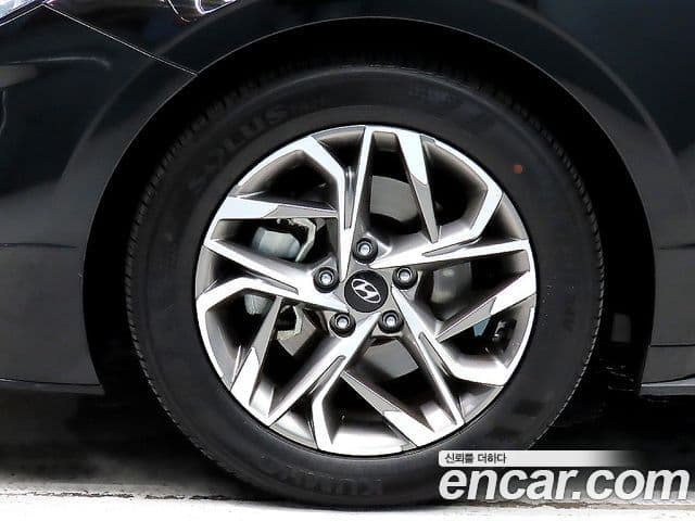 Hyundai Sonata 2021 — Фото 4/20