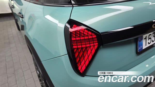 Mini Cooper S 2025 — Photo 9/30