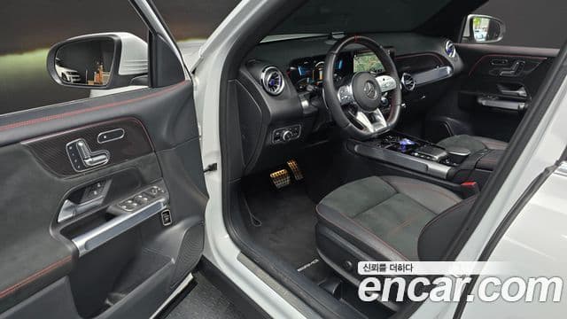 Mercedes-Benz GLB-Class 2023 — Фото 10/20