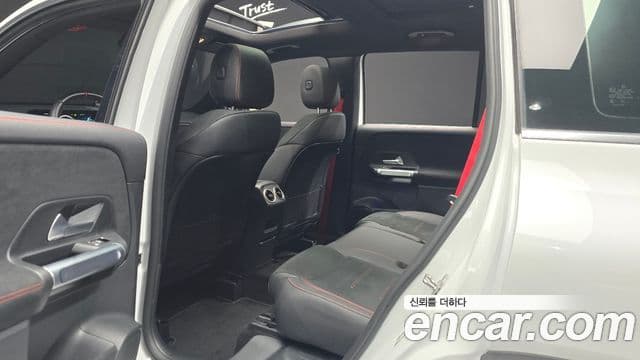 Mercedes-Benz GLB-Class 2023 — Фото 11/20