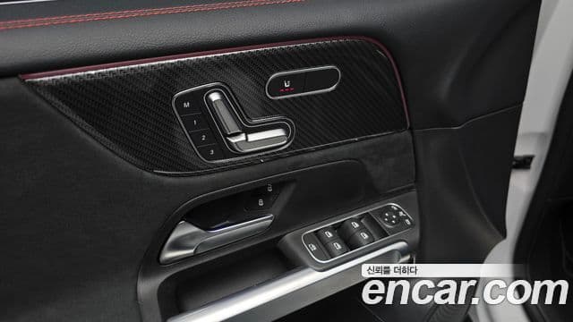 Mercedes-Benz GLB-Class 2023 — Фото 15/20