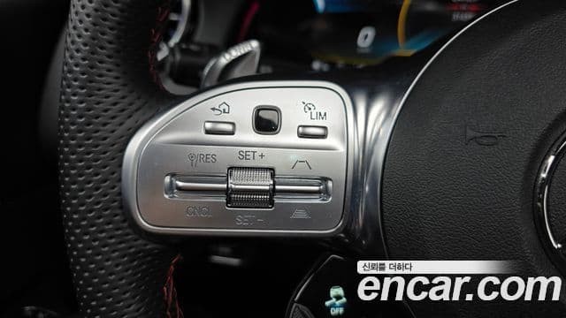 Mercedes-Benz GLB-Class 2023 — Photo 27/30