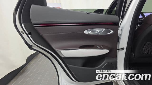 Genesis GV70 2024 — Şəkil 25/31
