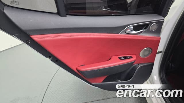 Kia Stinger 2019 — Şəkil 11/33