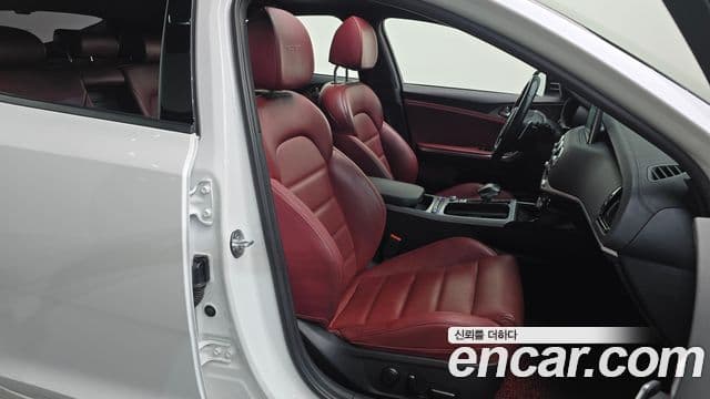 Kia Stinger 2019 — Şəkil 16/33