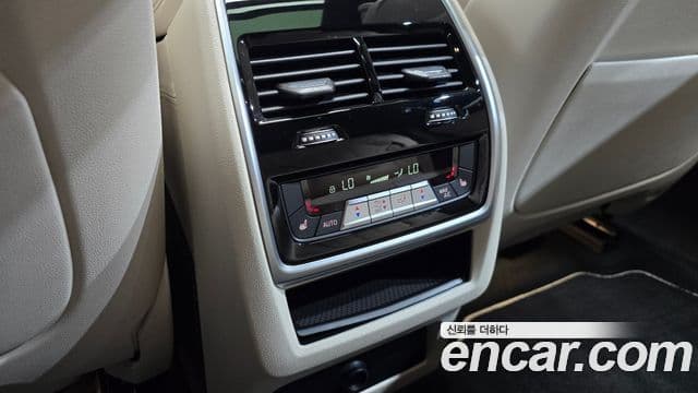 BMW X6 2020 — Photo 18/30