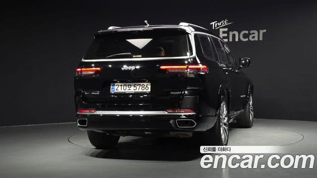 Jeep Grand Cherokee 2023 — Фото 4/20
