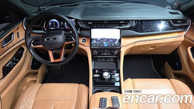 Jeep Grand Cherokee 2023 — Фото 7/20