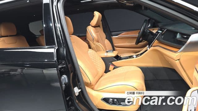 Jeep Grand Cherokee 2023 — Фото 11/20