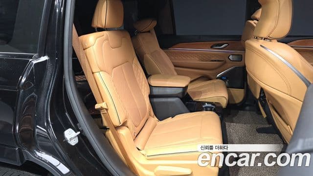 Jeep Grand Cherokee 2023 — Фото 12/20
