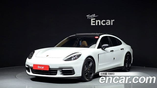 Porsche Panamera 2018 — Фото 1/20