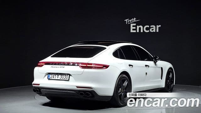 Porsche Panamera 2018 — Фото 2/20