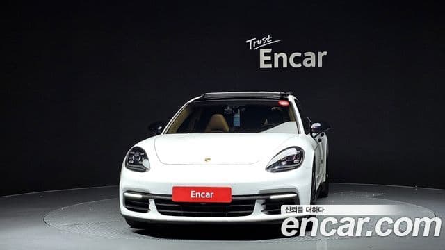 Porsche Panamera 2018 — Фото 3/20