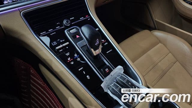 Porsche Panamera 2018 — Фото 9/20