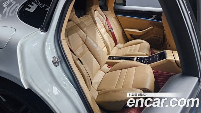 Porsche Panamera 2018 — Фото 11/20
