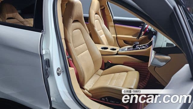 Porsche Panamera 2018 — Фото 12/20