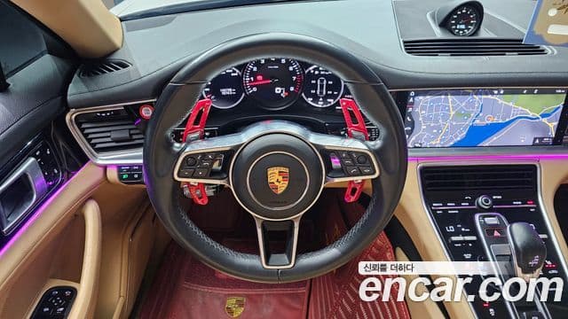 Porsche Panamera 2018 — Фото 13/20