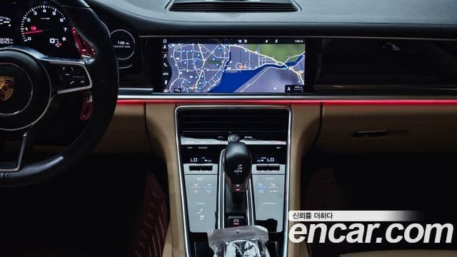 Porsche Panamera 2018 — Фото 14/20