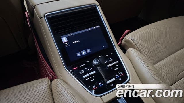 Porsche Panamera 2018 — Фото 18/20