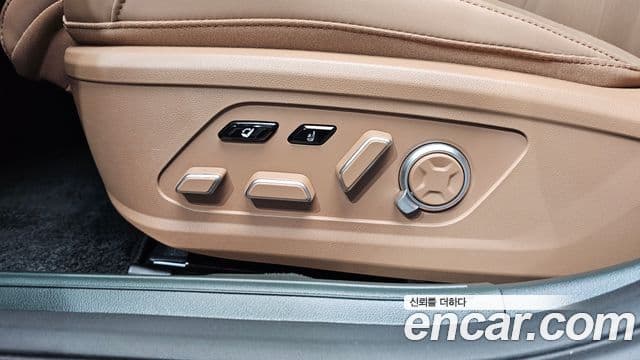 Hyundai Grandeur 2023 — Фото 19/20